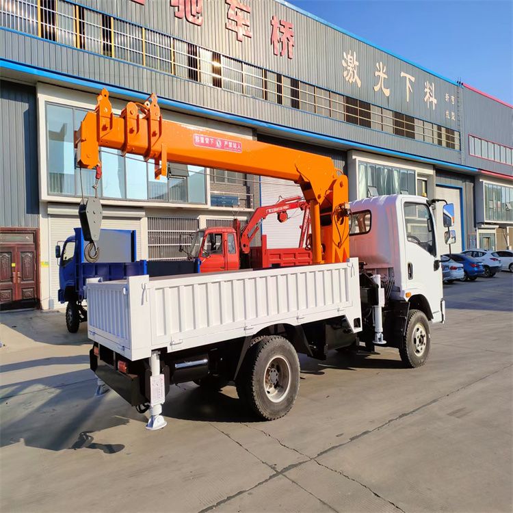 榕城区三轮随车吊定制 农用改装机自备吊中瑞长期出售